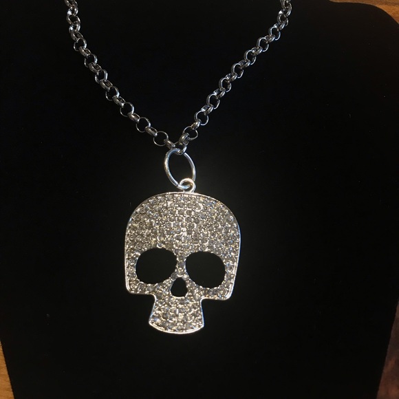 🇺🇸Rhinestone Skull Necklace - Picture 4 of 8